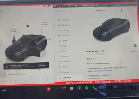 2024 Tesla Model Y Performance Dual Motor All-Wheel Drive z USA, uszkodzony, nr VIN 7SAYGDEF9RF046589